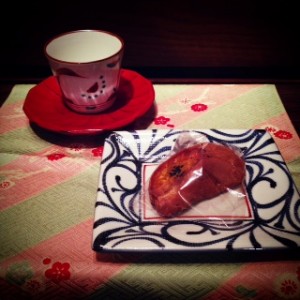 5.2寸角布目皿 赤線唐草